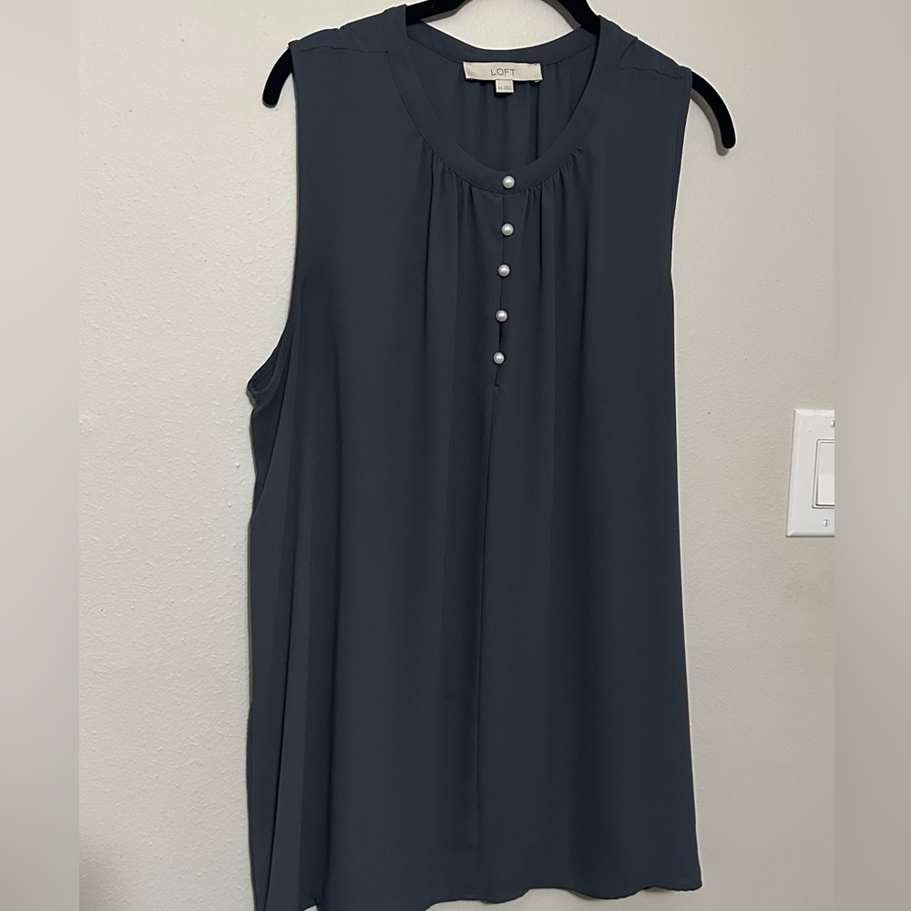 LOFT Women's Sleeveless Gray/Blue Top